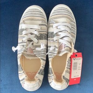 Roxy women’s Bayshore sneakers; size 8m